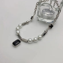 Load image into Gallery viewer, Ezree Pearl Necklace
