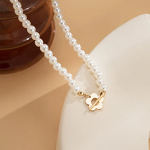 Load image into Gallery viewer, Caryce Flower Pearl Necklace
