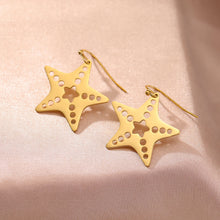 Load image into Gallery viewer, Lunet Star Earrings
